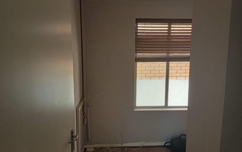 2 Bedroom Property for Sale in Churchill Estate Western Cape